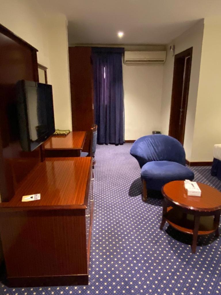 Onizah Hotel Unaizah Kültér fotó