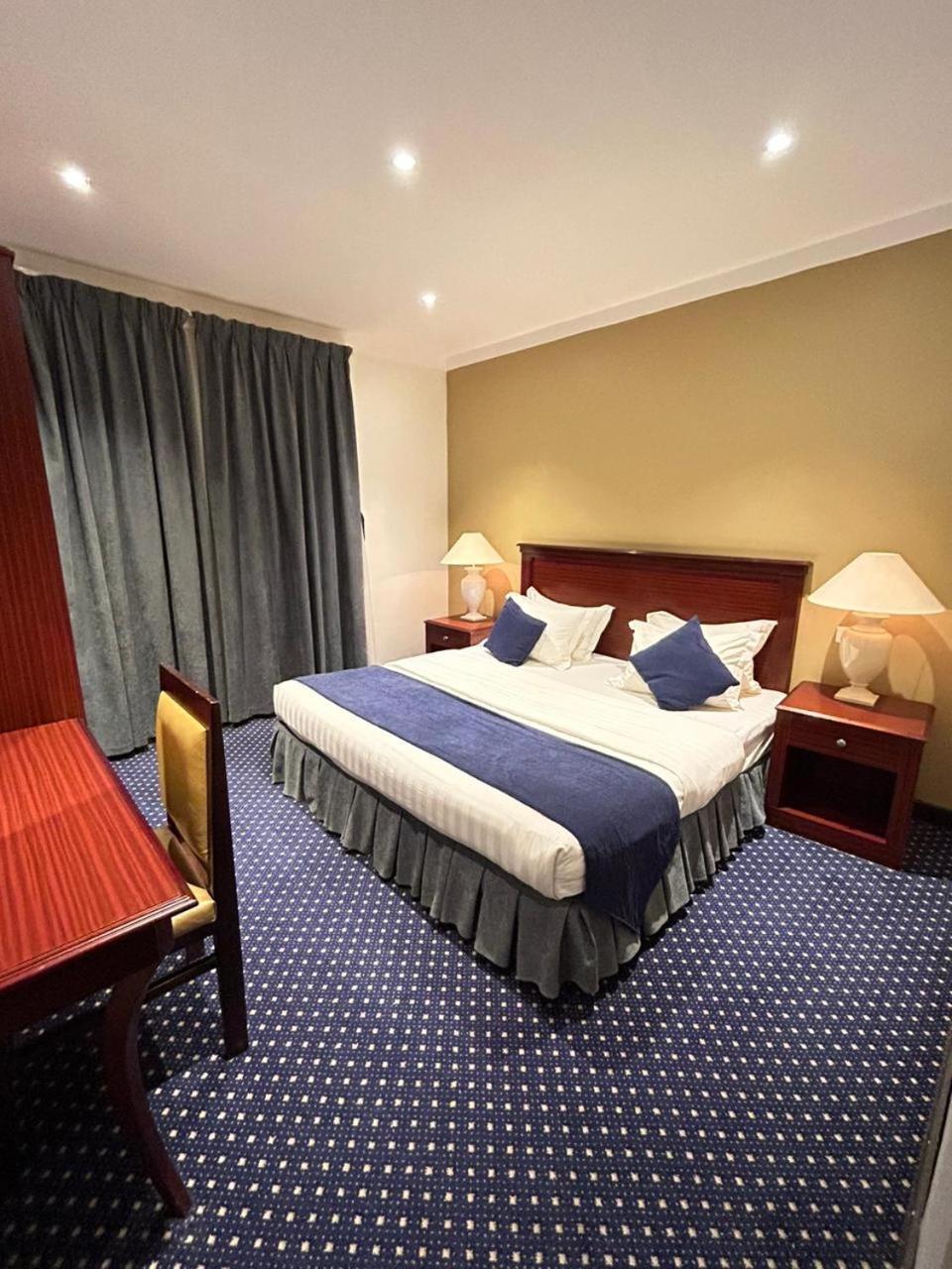 Onizah Hotel Unaizah Kültér fotó