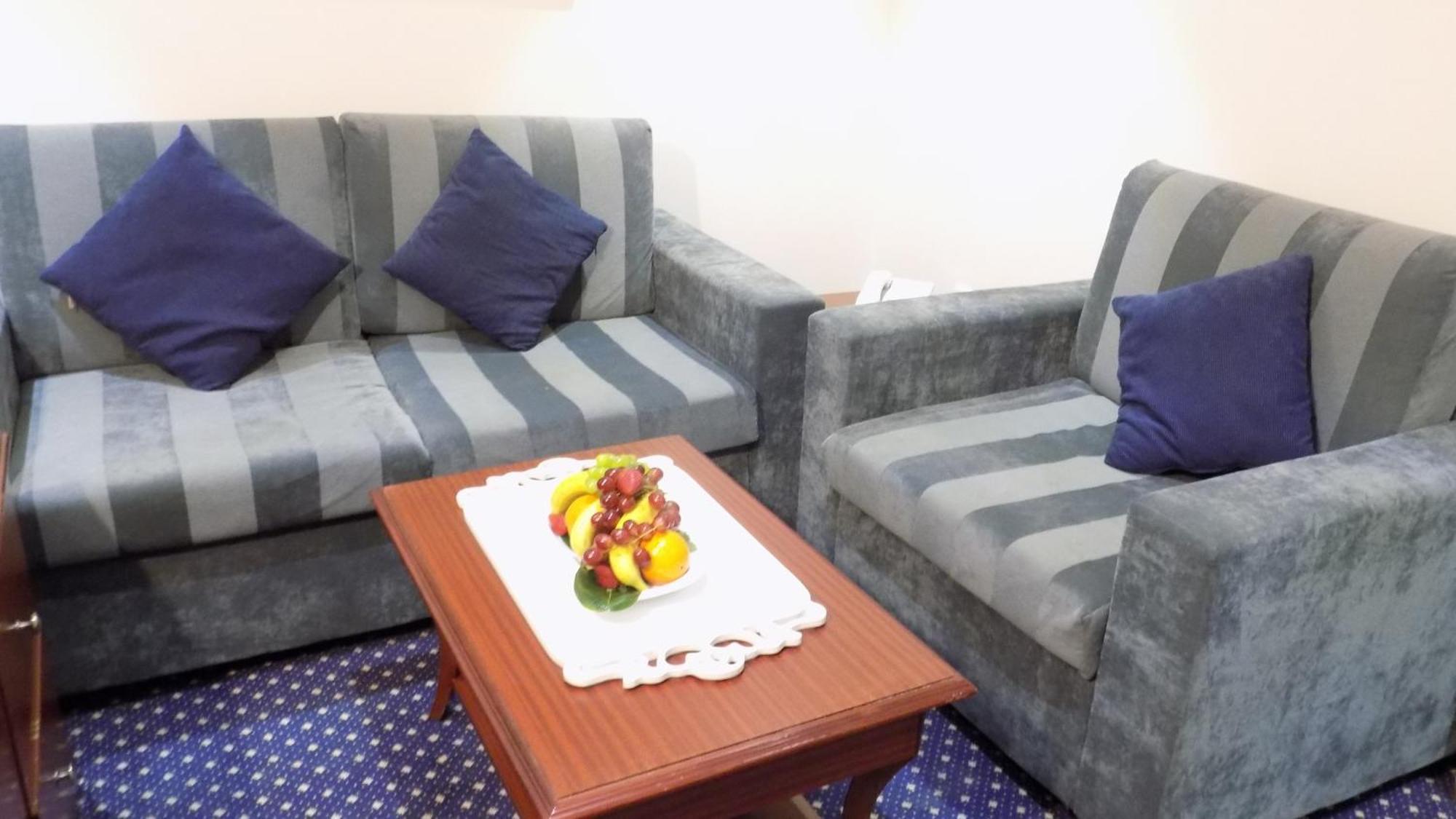 Onizah Hotel Unaizah Szoba fotó