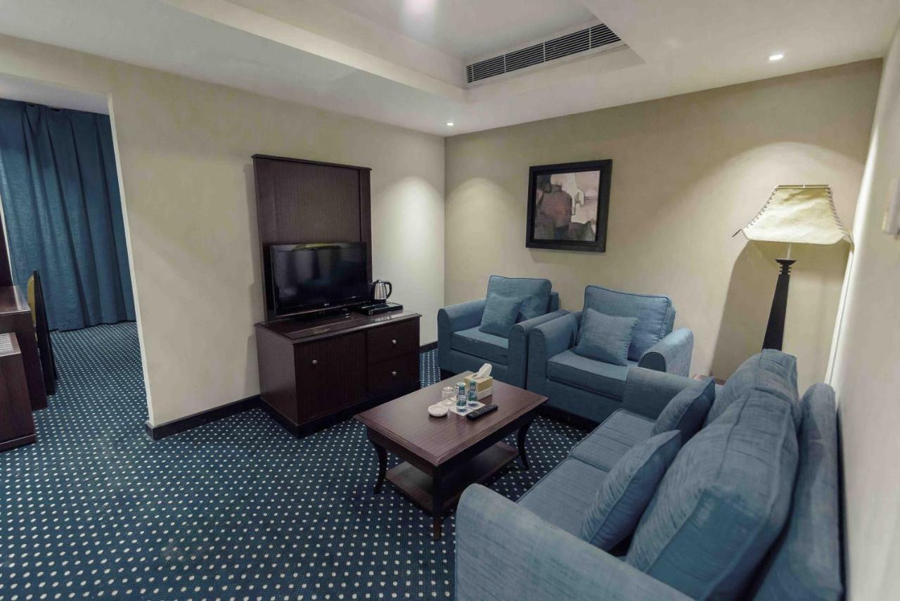 Onizah Hotel Unaizah Kültér fotó